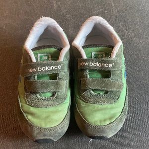 Toddler new balance Velcro shoes size 8